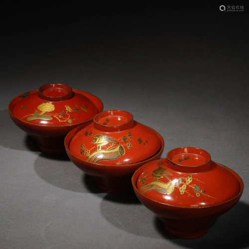 Three red lacquer tea cups - Japanese Meiji period