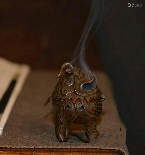 Japanese bronze lion censer sculpture