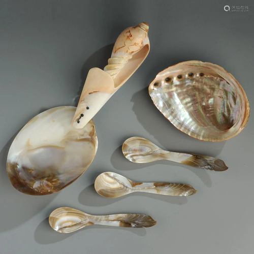 A set of Japanese shell cutlery