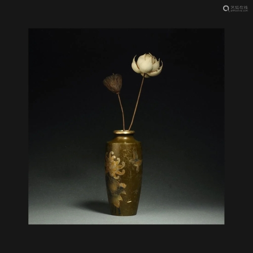 Japanese Meiji period bronze flower carved vase