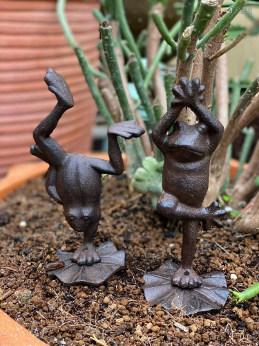 Pair of Frogs Iron Sculpture - Garden Art