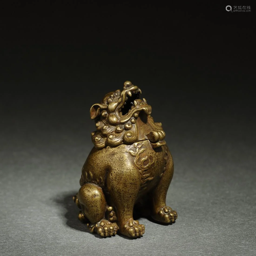 A pair of Japanese Showa period bronze lion censer