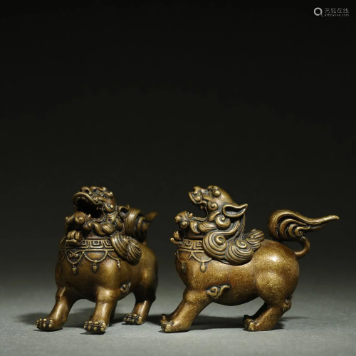 A pair of Japanese Showa period bronze lion censer