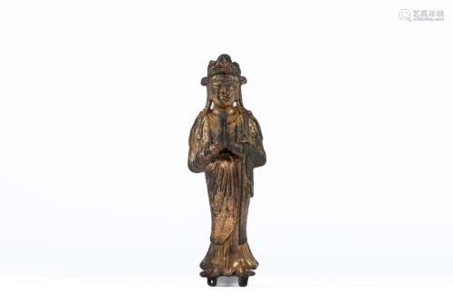 Boddhisattva Kwan Yin debout en posture hiératique