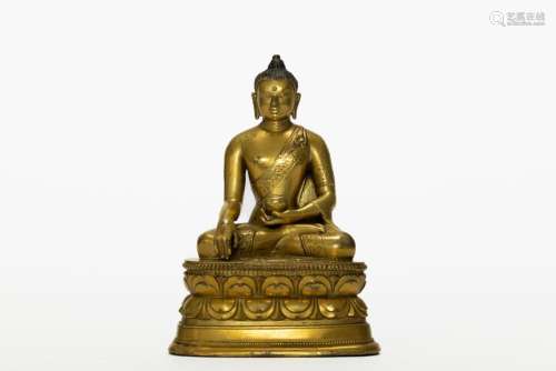 Buddha Maravijaya assis en virasana sur un haut socle lotifo...