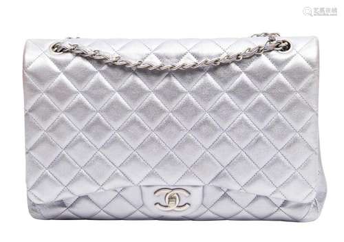 CHANEL, CLASSIC MAXI DOUBLE FLAP BAG