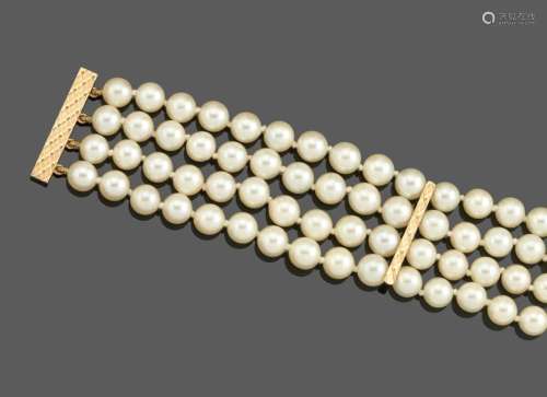 Bracelet Composé de quatre rangs de 29 perles de culture de ...