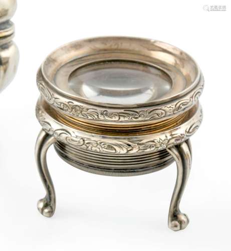 TIFFANY   Cie. Loupe de table en argent. De forme ronde