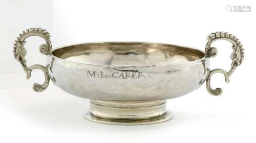 Coupe de mariage en argent. Morlaix vers 1722 Maître Orfèvre...