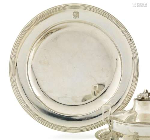 Plat rond en argent. Paris 1819 1838 Orfèvre : Jacques Henri...