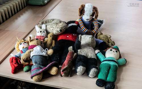 Collection of Teddy Bears. ( 11 ) In Total. Some Vintage. Va...