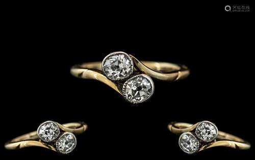 18ct Gold - Attractive 2 Stone Diamond Set Ring. Marked 18ct...