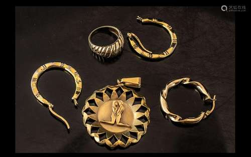 A Small Collection of 9ct Gold Jewellery. All Fully Marked f...