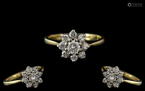 18ct Gold - Attractive Diamond Set Cluster Ring, Flower head...