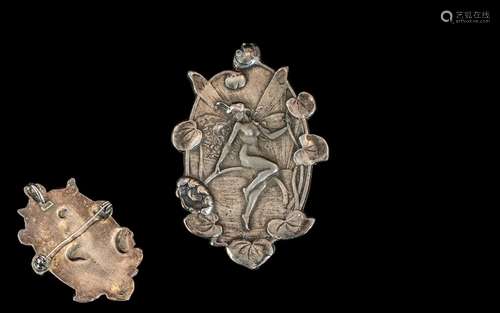 Art Nouveau Style - Superb Sterling Silver Brooch with Centr...