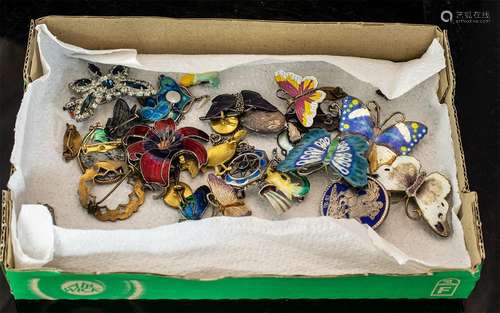 Collection of Vintage Enamel Brooches, including seven butte...