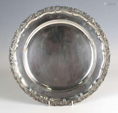 A Continental .800 silver circular shallow dish, the rim cas...
