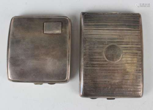 A George V silver curved rectangular cigarette case with eng...