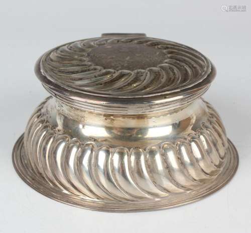 A George V silver three-piece bachelor's tea set, each of gl...