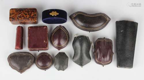 Twenty-six Victorian and later mostly jewellery boxes and ca...