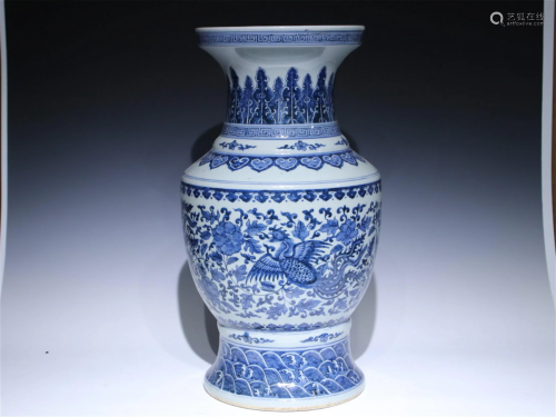A Chinese Blue and White Glazed Porcelain Vase