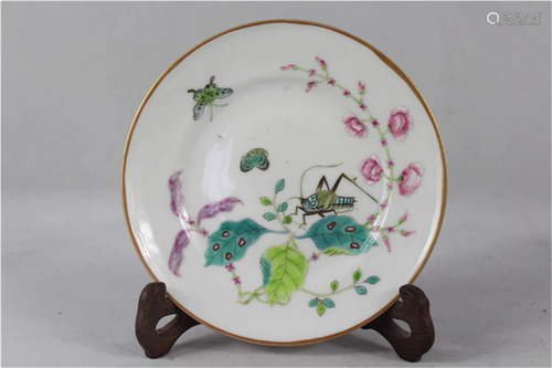 A Chinese Famille-Rose Glazed Porcelain Plate