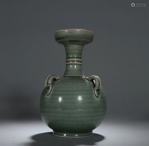 A Chinese Ru-Type Glazed Porcelain Vase