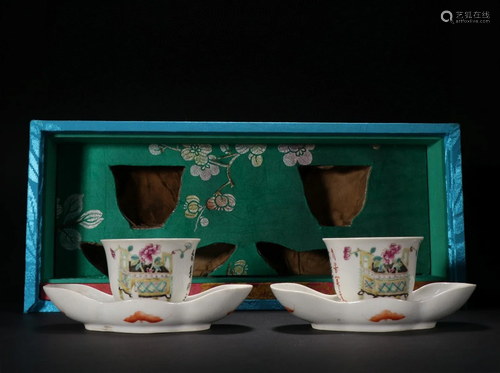 A Pair of Chinese Famille-Rose Glazed Porcelain Tea Cup with...