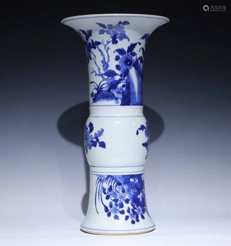 A Chinese Blue and White Glazed Porcelain Vase