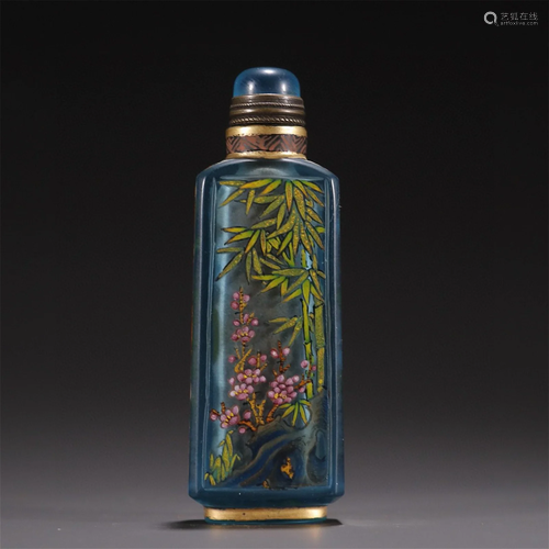 A Chinese Carved Peking Glass Snuff Bottle