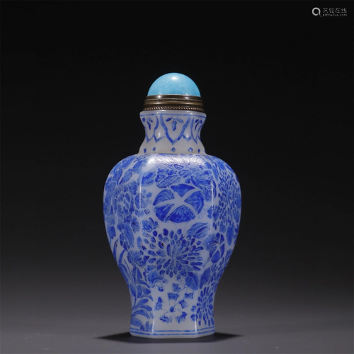 A Chinese Carved Peking Glass Snuff Bottle