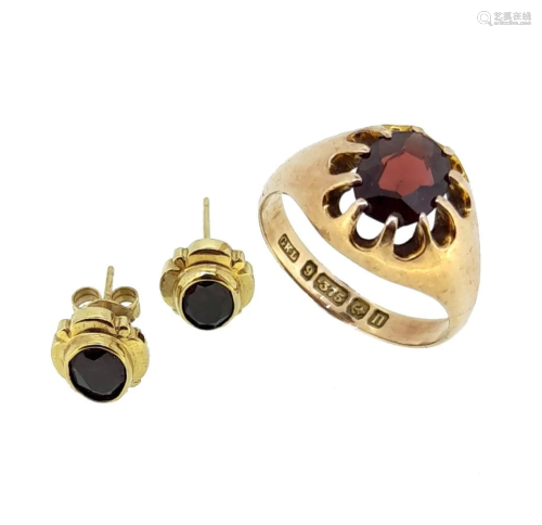 A 9ct gold garnet ring, and a pair of garnet ear studs,