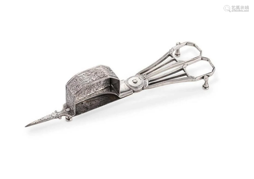 A George III silver candle snuffer or wick trimmer,