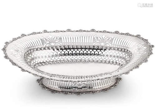 An Edward VII silver bread basket,