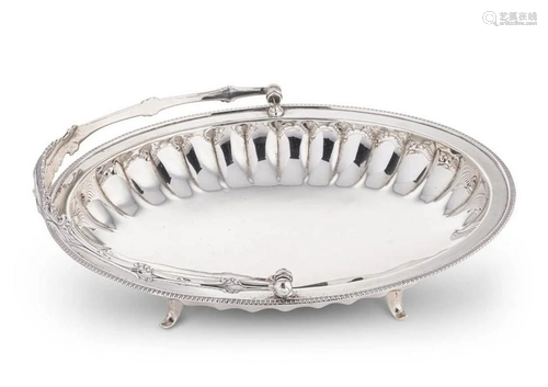 An Edward VII silver swing handled bread basket,