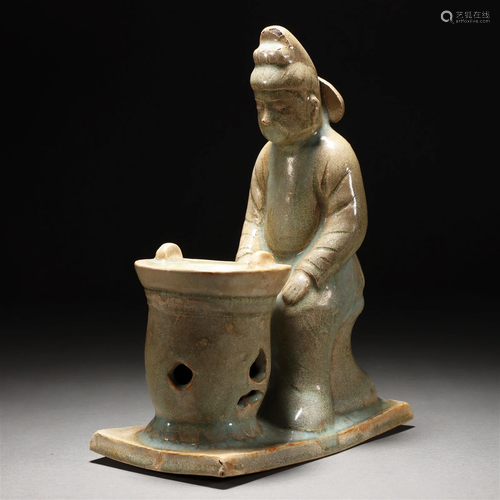 A Chinese Ru-ware Porcelain Figure