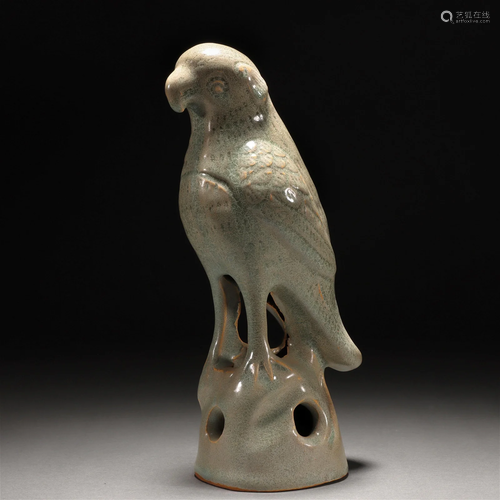 A Chinese Ru-ware Porcelain Parrot