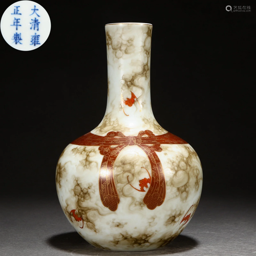 A Chinese Faux Marble Ribbon Globular Vase