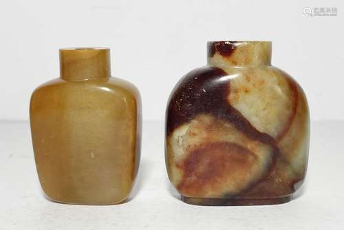 TWO CHINESE HARDSTONE SNUFF BOTTLES QING DYNASTY (1644-1911)