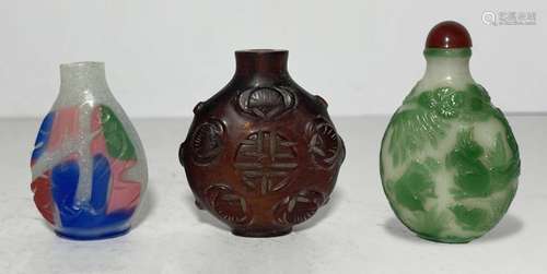 THREE CHINESE PEKING GLASS SNUFF BOTTLES, QING DYNASTY (1644...