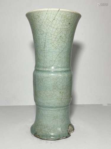 A CHINESE LONGQUAN TYPE CELADON GU VASE IN GUAN CRACKLE TYPE...