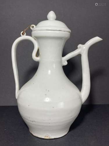 A CHINESE QINGBAI LIDDED EWER, PROBABLY SONG DYNASTY