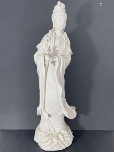 A LARGE BLANC DE CHINE GUANYIN, QING DYNASTY (1644-1911)