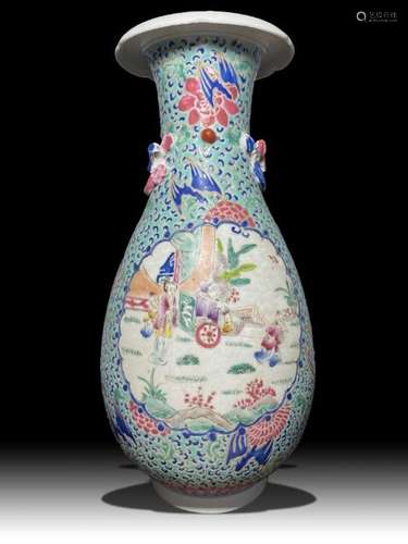 A CHINESE FAMILLE ROSE FIGURAL VASE, 19TH CENTURY