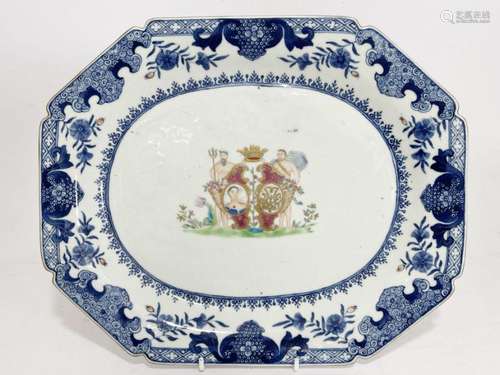 A CHINESE EXPORT ARMORIAL MEAT DISH, 18TH/19TH CENTURY