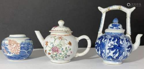 A QIANLONG MINIATURE TEAPOT & KANGXI BLUE & WHITE TE...