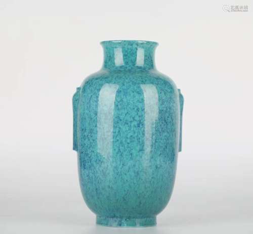 Chinese Qianlong porcelain vase