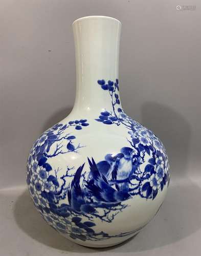 Wang Bu, Blue and White Glazed Porcelain Vase