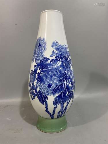 Wang Bu, Blue and White Glazed Porcelain Vase