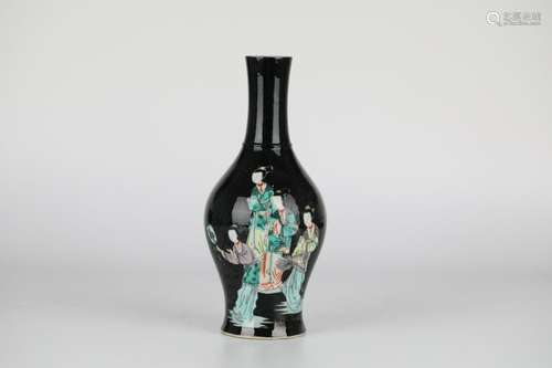 Chinese Fencai vase，17th century